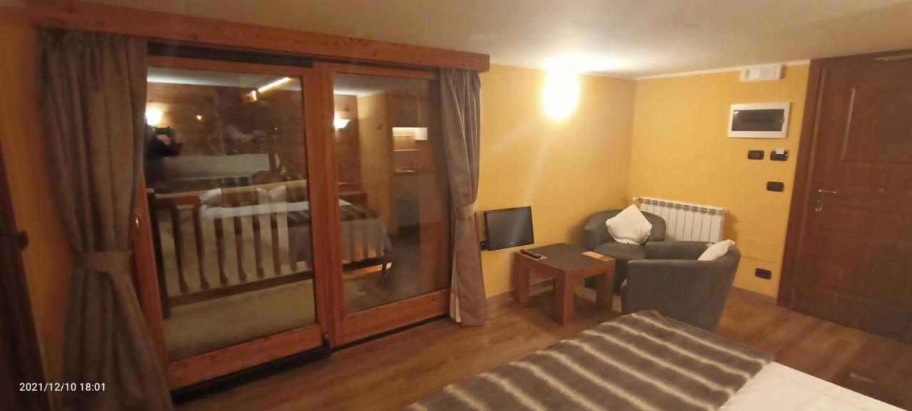 Chalet Alpina Hotel & Apartments La Thuile Kültér fotó