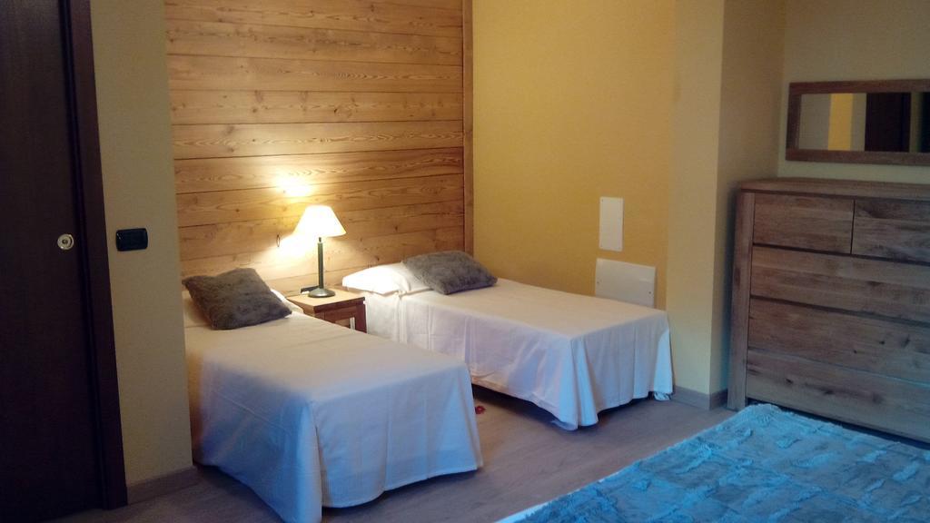 Chalet Alpina Hotel & Apartments La Thuile Szoba fotó