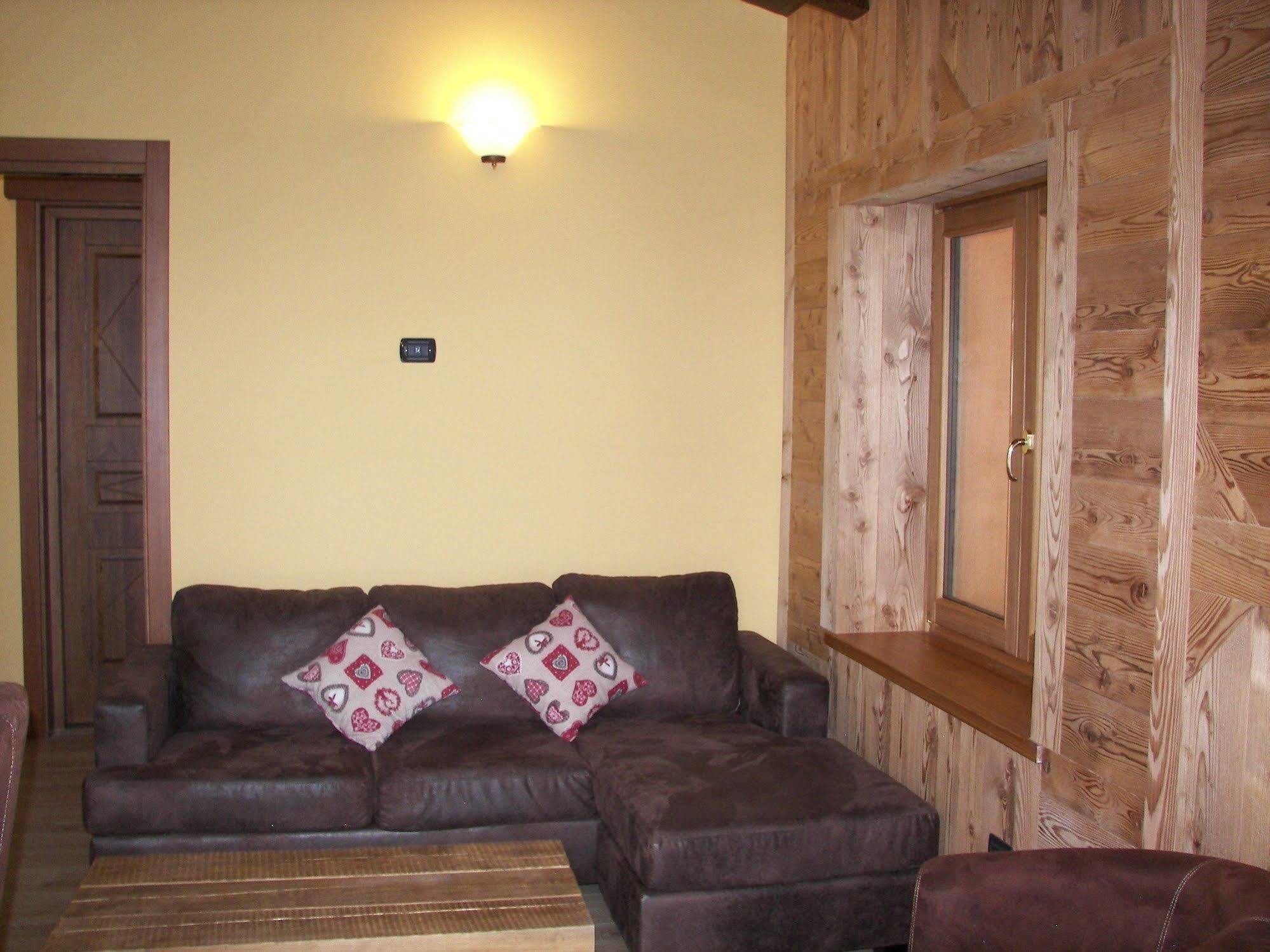 Chalet Alpina Hotel & Apartments La Thuile Kültér fotó